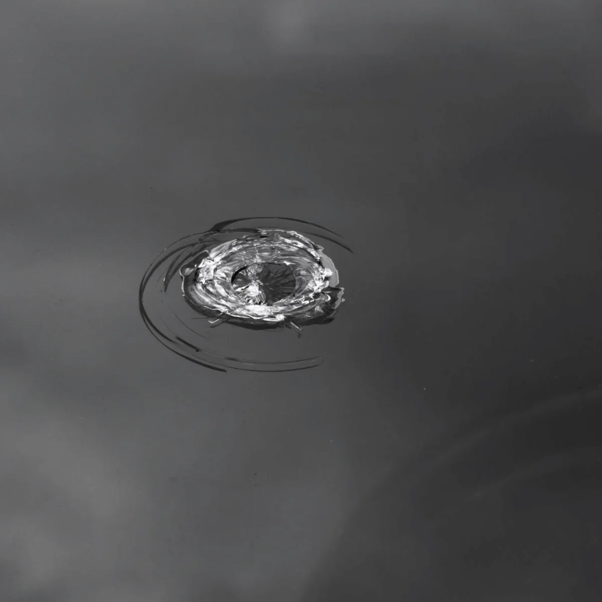 Bull’s-eye chip in windscreen glass